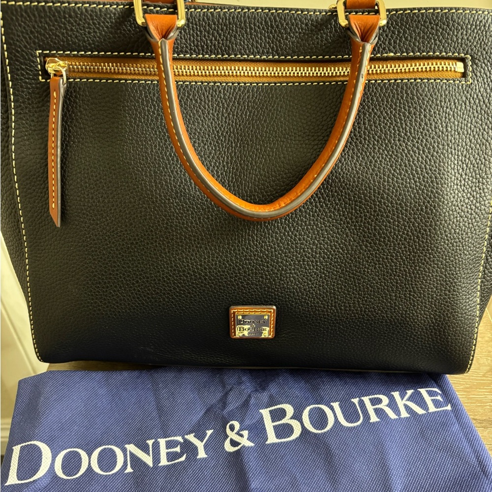 NWT Dooney & Bourke Pebble Grain Zip Satchel